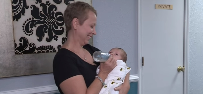 8 Pros and Cons of Bottle Feeding